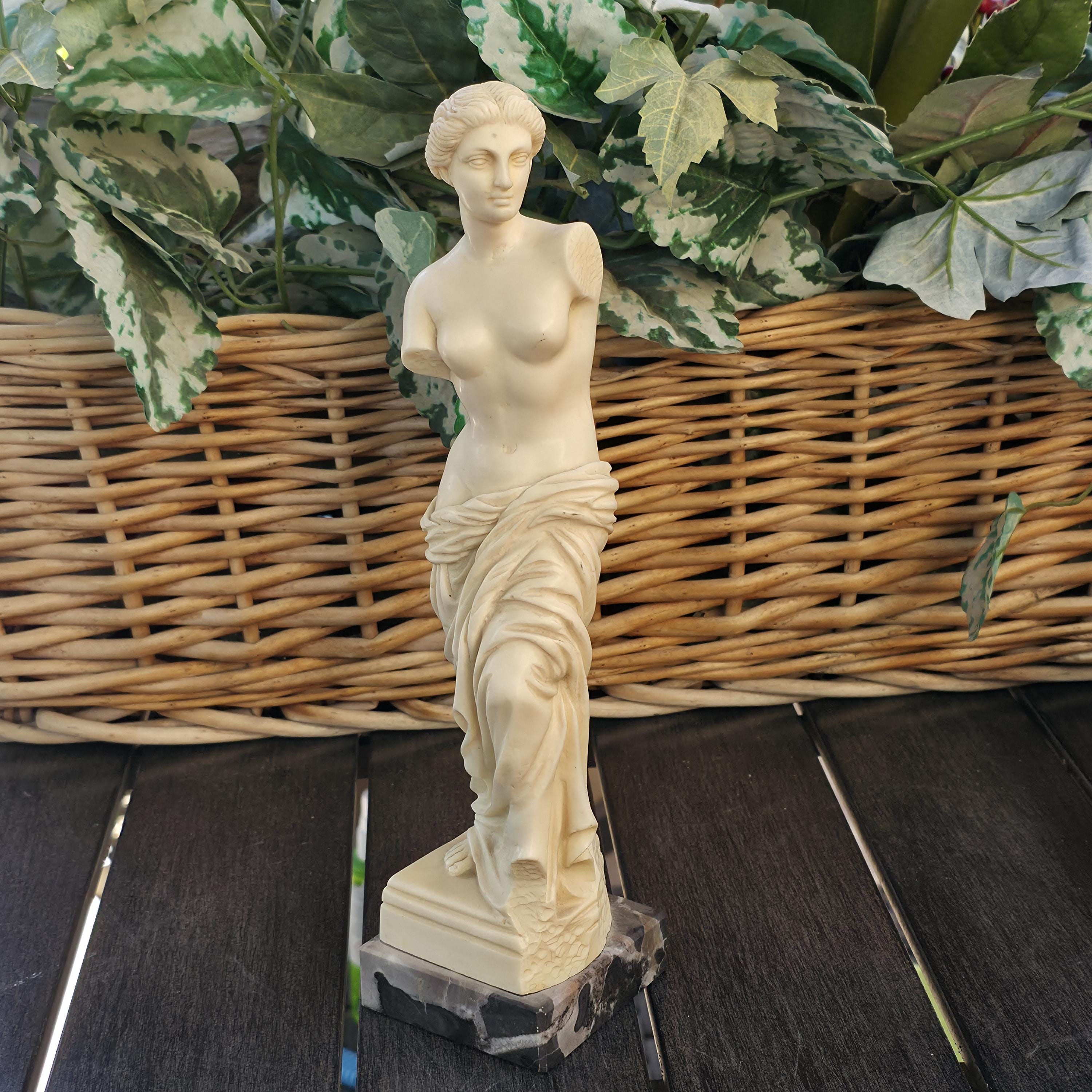 イタリア SCULPTOR A .SANTINI 女神像 高さ約65cm イタリア SCULPTOR A .SANTINI 女神像 高さ約65cm イタリア SCULPTOR A