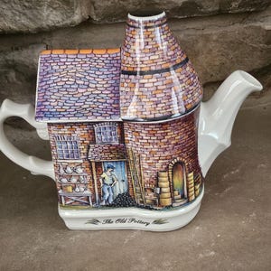 Vintage Sadler House Teapot &#39;THE OLD POTTERY&#39;. Made in England ; Decorative Teapot