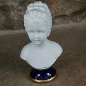Vintage Capodimonte Europäische Biscuit Porzellan Figur; Capodimonte Skulptur