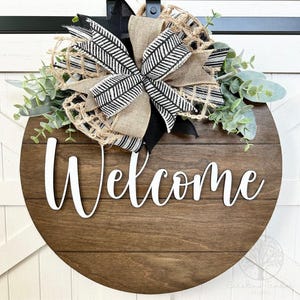 Welcome Door Hanger | 3D Welcome Wreath | Shiplap Pattern | Front Door Decor | Farmhouse Welcome Sign | Year Round Wreath | Wooden Door Sign