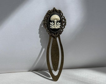 Mushroom Cameo Bookmark: Vintage Style Gift for Book Lovers