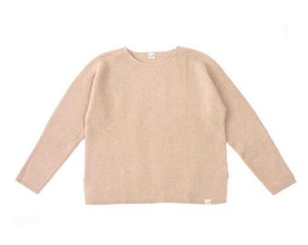 Suéter holgado confeccionado en 100% pura lana de camello sin teñir de Mongolia, color beige