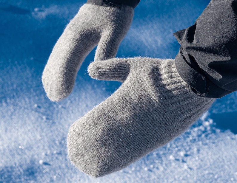 Mittens made from 100% undyed yak wool, light gray image 3