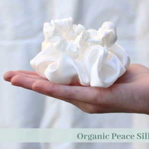SET 2x silk scrunchie, scrunchie, hair protection, hair care, hair tie Ahimsa silk, non-violent silk, Peace Silk, cruelty-free, anti-split ends