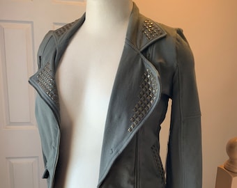 Edgy BCBG MAX AZRIA Petite Large Olive Green Blazer-Type Sports Jacket