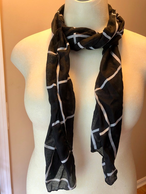 Bold Grid-Patterned Mini Scarf - image 2