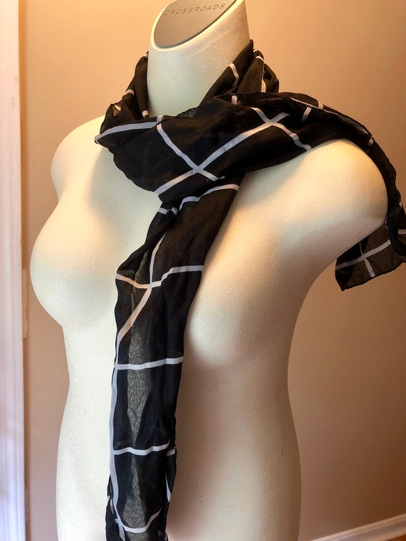 Bold Grid-Patterned Mini Scarf - image 1