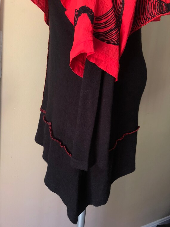 Bold Black and Red Vintage Tunic Dress - image 7