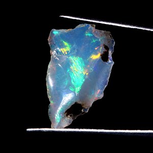 天然エチオピアオパール原石、27カラット、ブルーファイア