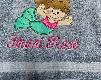 Kids Personalized  BATH Towels, Custom Bath towel, Kids Towel, Personalized Towels, Birthday Gift, Christmas Gift, Character Towel
