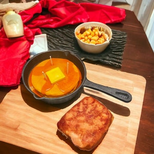 Buttermilch-Pfannkuchen-Pfanne-Kerze - Frühstück duftende Soja-Wachskerze | Essen Kerze in Gusseisenpfanne | 325 ml Para-Soja