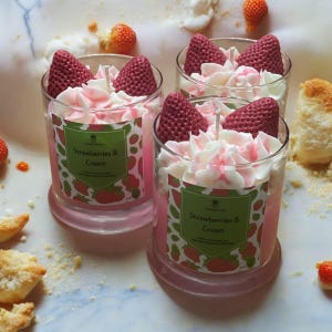 Erdbeeren und Sahne Duftkerze