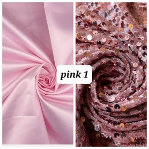 Puede incluir: Dos muestras de tela, una es un sat&eacute;n rosa liso y la otra es una tela de terciopelo rosa con lentejuelas. El texto "pink 1" est&aacute; escrito en la imagen.