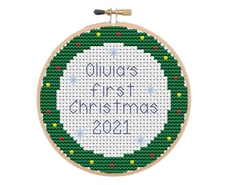 Patrón de punto de cruz personalizado para el primer adorno navideño del bebé (descarga digital)