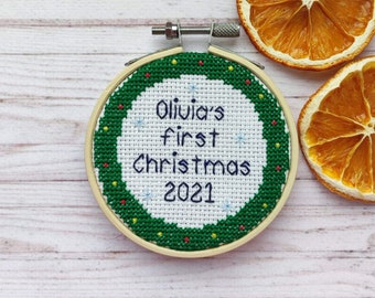 Patrón de punto de cruz para el primer adorno navideño del bebé, personalizado (descarga digital)