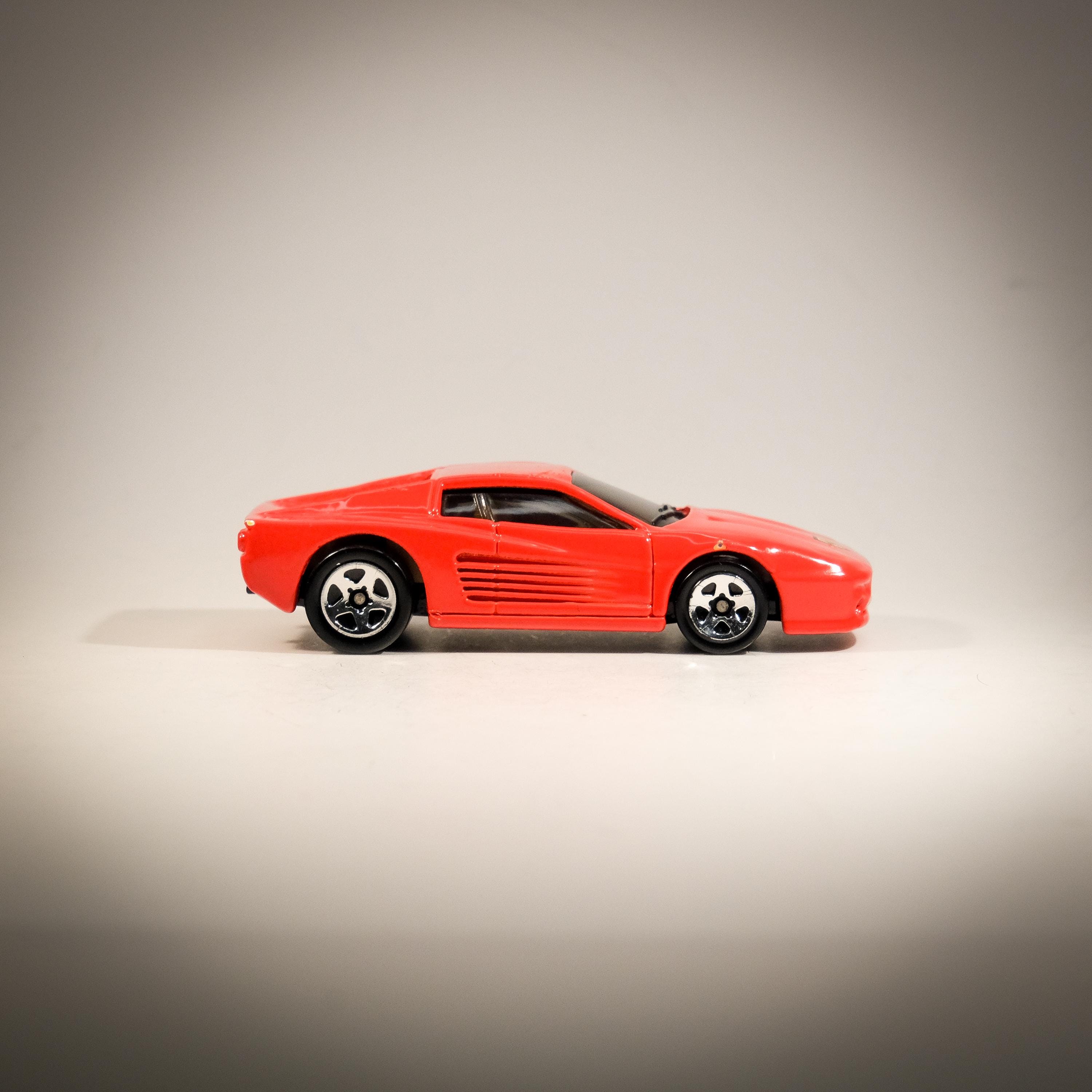 ミニカー HOTWHEELS Ferrari F512M Testarossa 1/18 Hot Wheels