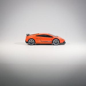 Hot Wheels Lamborghini Gallardo LP 570-4  - HW City: Night Burnerz