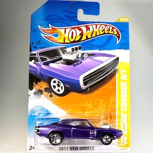Hot Wheels &#39;70 Dodge Charger R/T - 2011 New Models (First Edition)