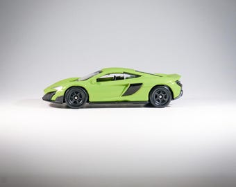 1/18　GMP McLaren　M8A ＃5 GMP 12022 1968 Denny Hulme McLaren M8A #5 Orange 1:18 Scale