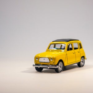 Renault 4 1966 modelo fundido 1:60
