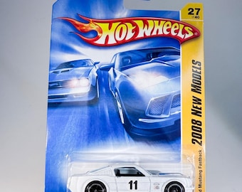 Hot Wheels Ford Mustang Fastback 2011 Street Beasts Series