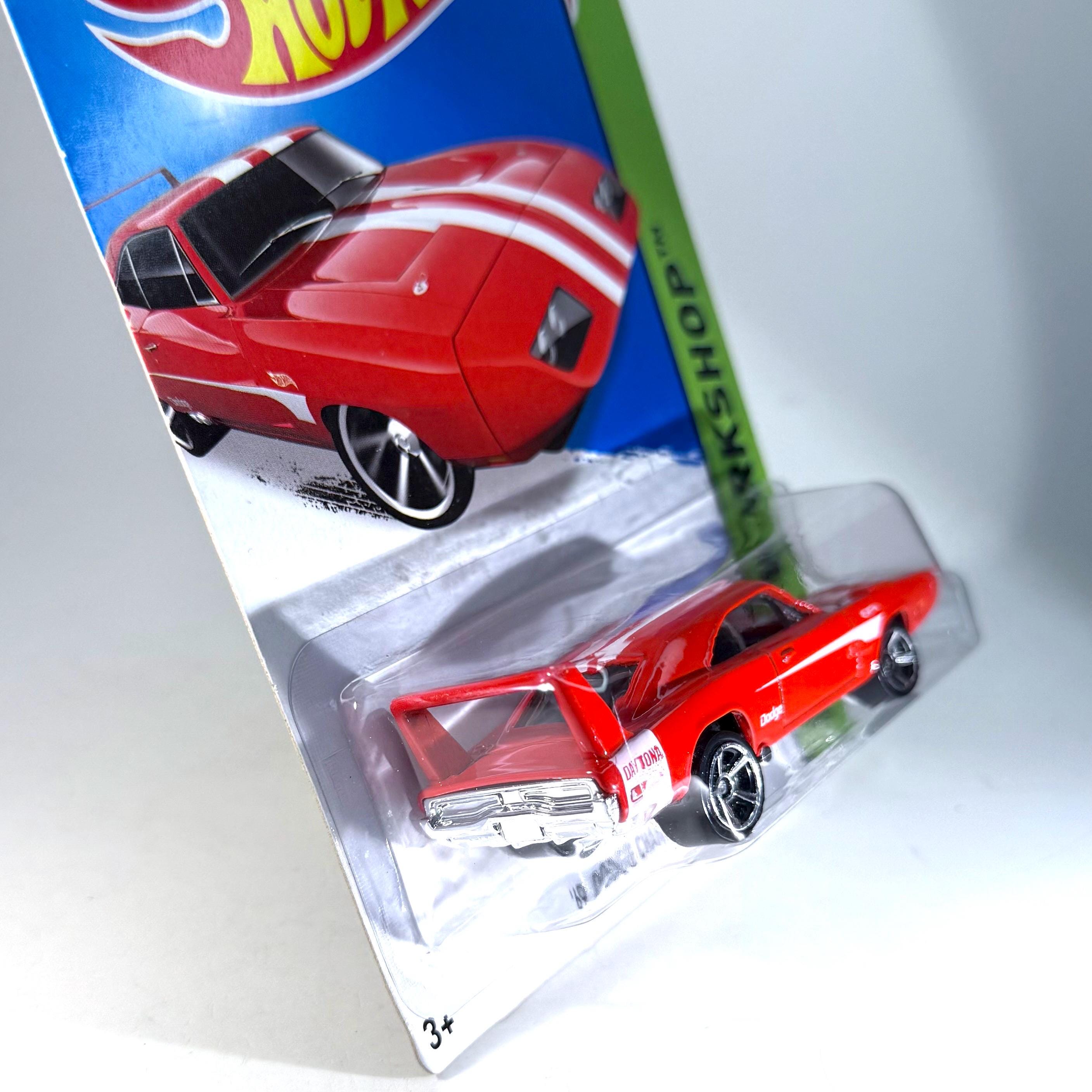 Dodge Charger Daytona N°30 1970 – Universal Hobbies 1/43 – Très Bon état