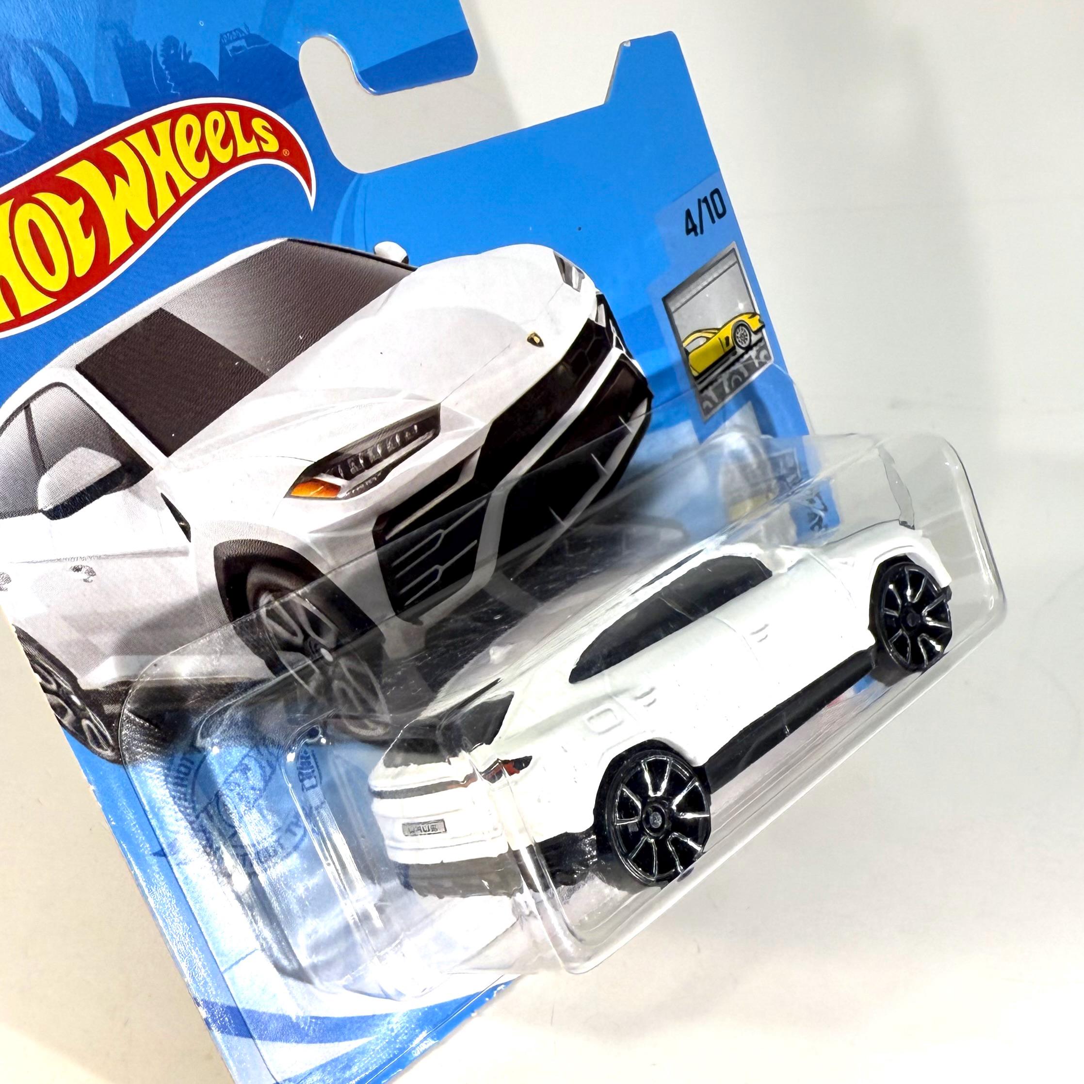 Hot Wheels '17 Lamborghini Urus - Novo De Fábrica DESIGNER: Ryu