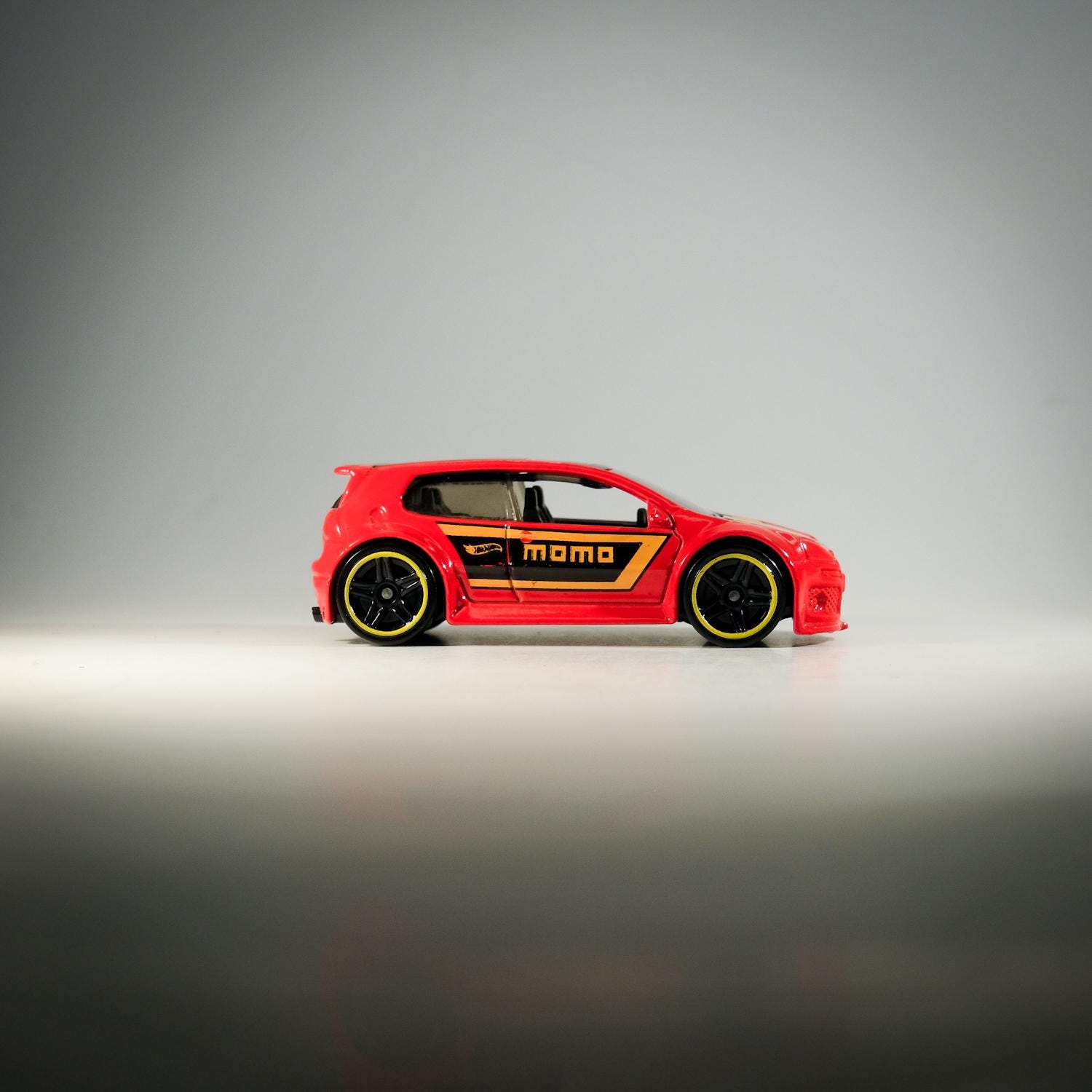 ＭＯＭＯボス　ＶＷ　ＧＯＬＦ４／ＧＯＬＦ５／ＢＥＥＴＬＥ Hot Wheels Volkswagen Golf GTI - Volkswagen (MOMO Livery) - Etsy