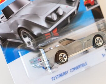 ホットウィール コルベット スティングレイ コンバーシベル '72 (G