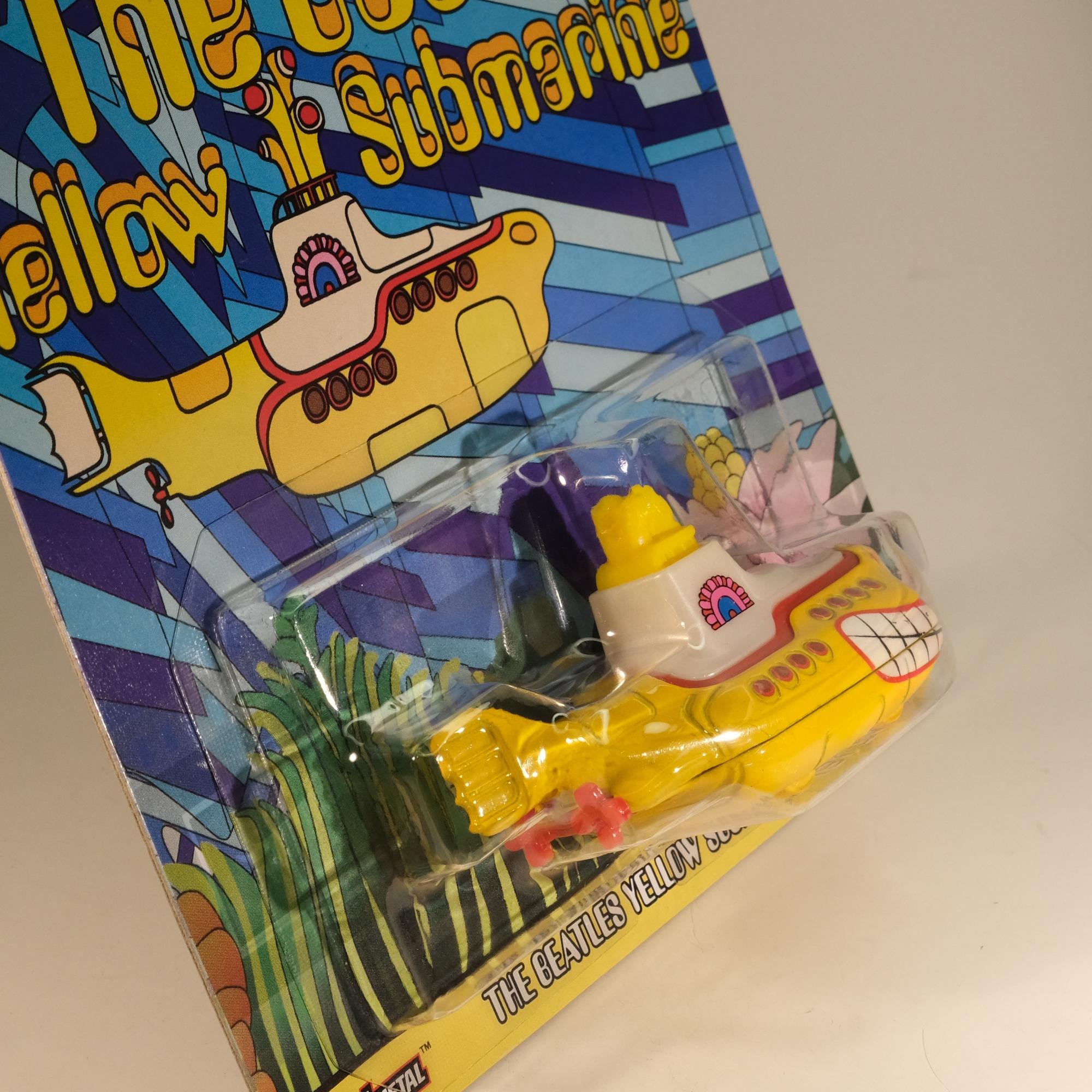 ホットウィール プレミアム ビートルズ イエローサブマリン – ポップ