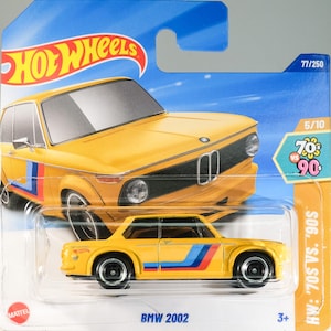 Hot Wheels BMW 2002 - HW: &#39;70S VS. &#39;90S