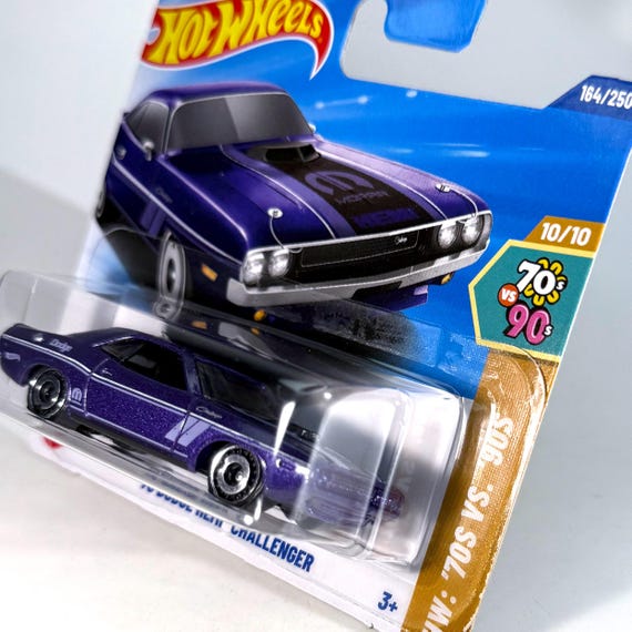 ホットウィール '70 ダッジ ヘミ チャレンジャー、パープル ダイ