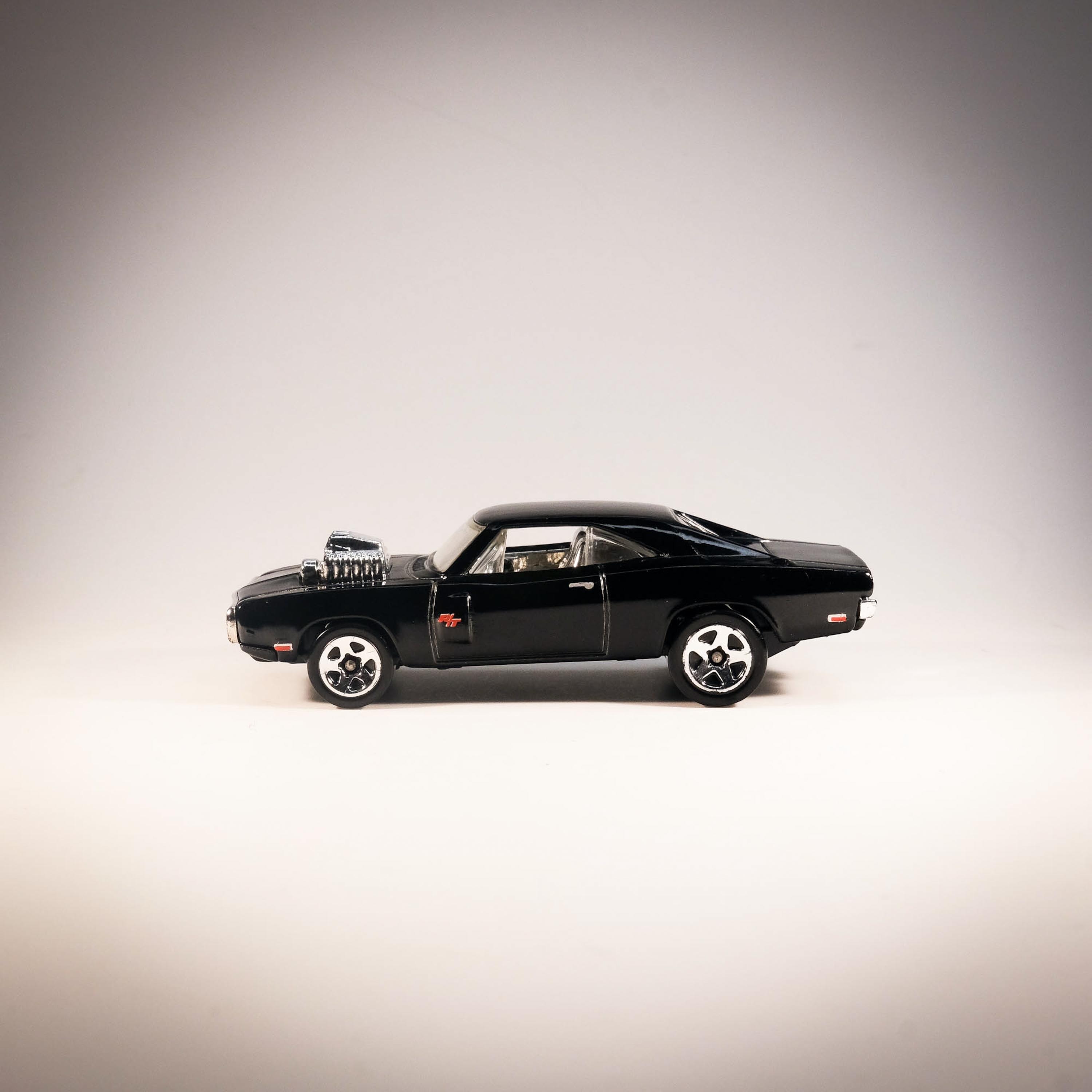 Hot Wheels 70' Dodge Charger R/T - HW City: Street Power (fast