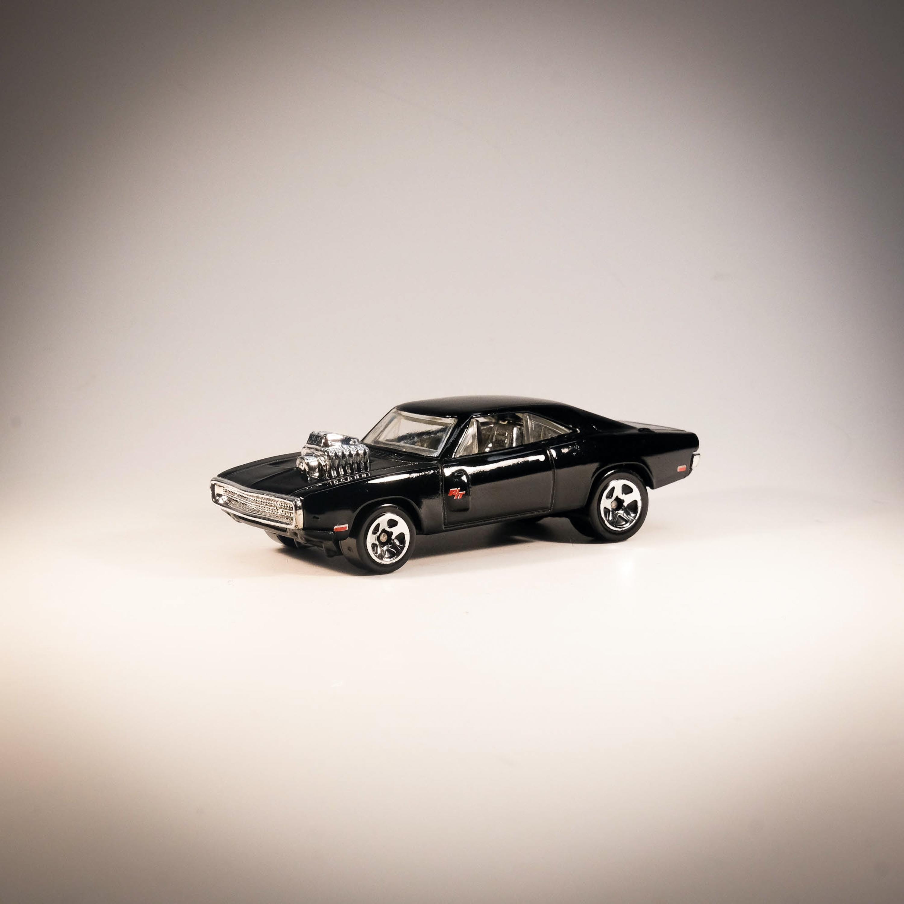 Hot Wheels 70' Dodge Charger R/T - HW City: Street Power (fast
