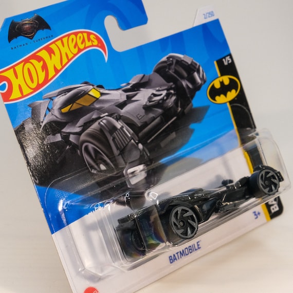 Hot Wheels Batmobile / Batman v Superman (Neu und originalverpackt) in Rümlang für CHF 3 - mit