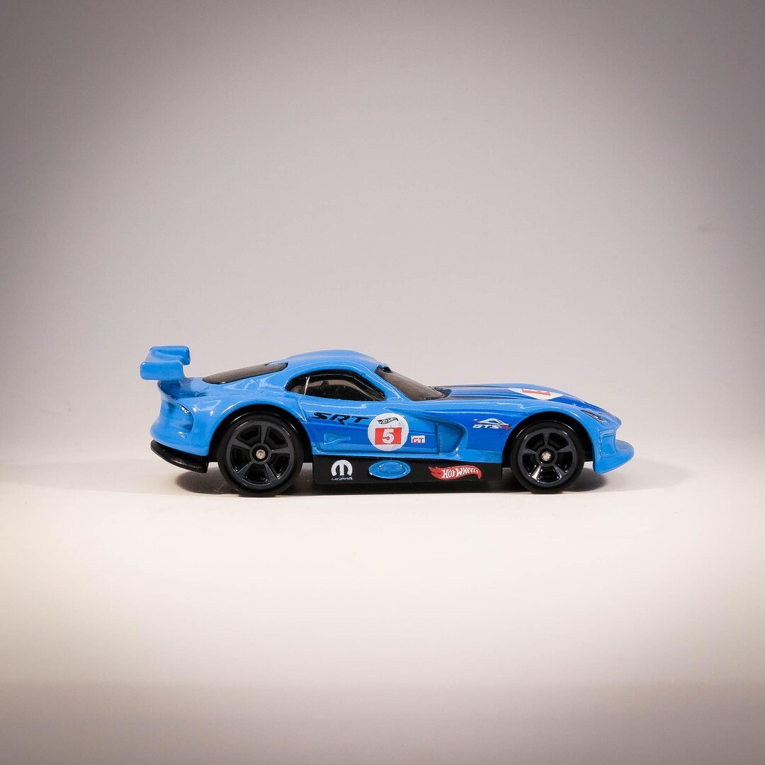 Best HD Pictures about  Hot Wheels Dodge Viper Gts R  with No AI Images