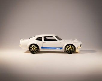 Voiture Miniature Hot Wheels 1:64 - Ford Maverick Custom Vintage Racing Club - Neuve