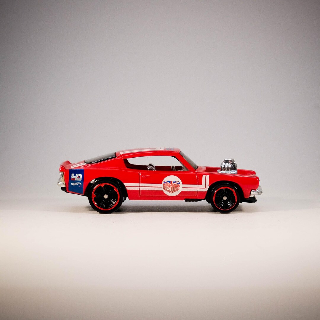 Hot Wheels Plymouth Barracuda (magnus Walker - Urban Outlaw