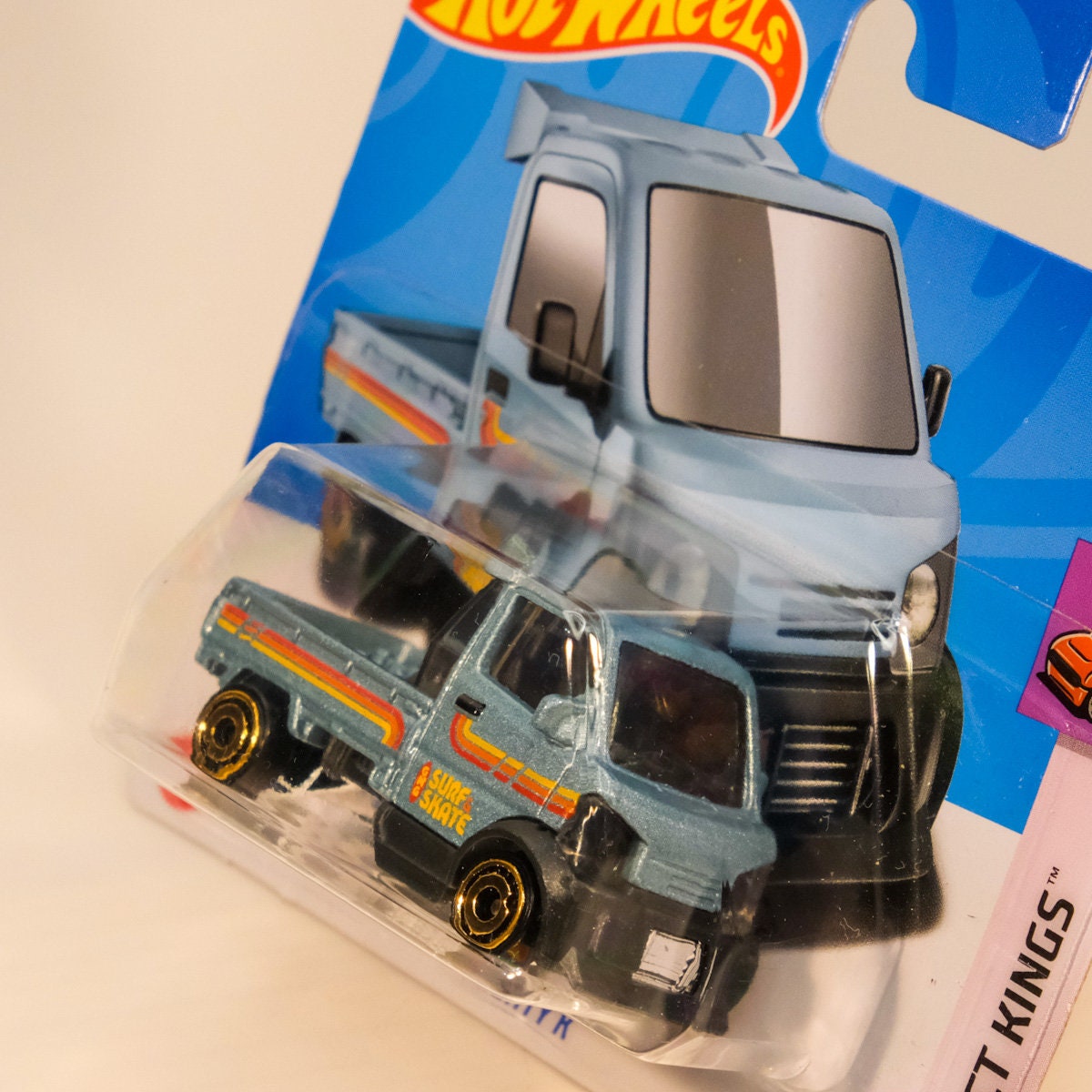Hot Wheels Mighty K - Unleash the Power of Speed and Strength! (b