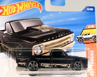 ミニカー HOT WHEELS CHEVROLET C/10 Amazon.com: Hot Wheels '67 Chevy C10, Pearl and Chrome 1/6