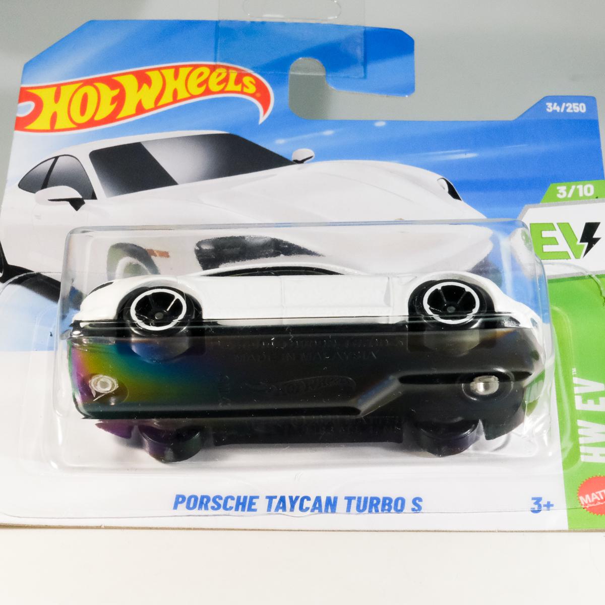 Hot Wheels 2026 - Porsche Taycan Turbo S - Colore Bianco - Scala 1:64 - Linea Principale