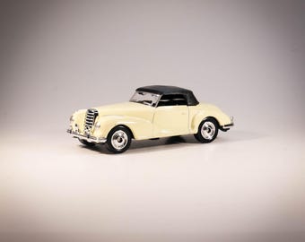 Mercedes Benz 300S diecast model 1:60