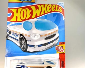 Hot Wheels Atomix Highway 35 World Race Wave Rippers Deora II
