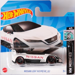 Hot Wheels Nissan Leaf Nismo RC_02 - Precisão de corrida elétrica em miniatura!