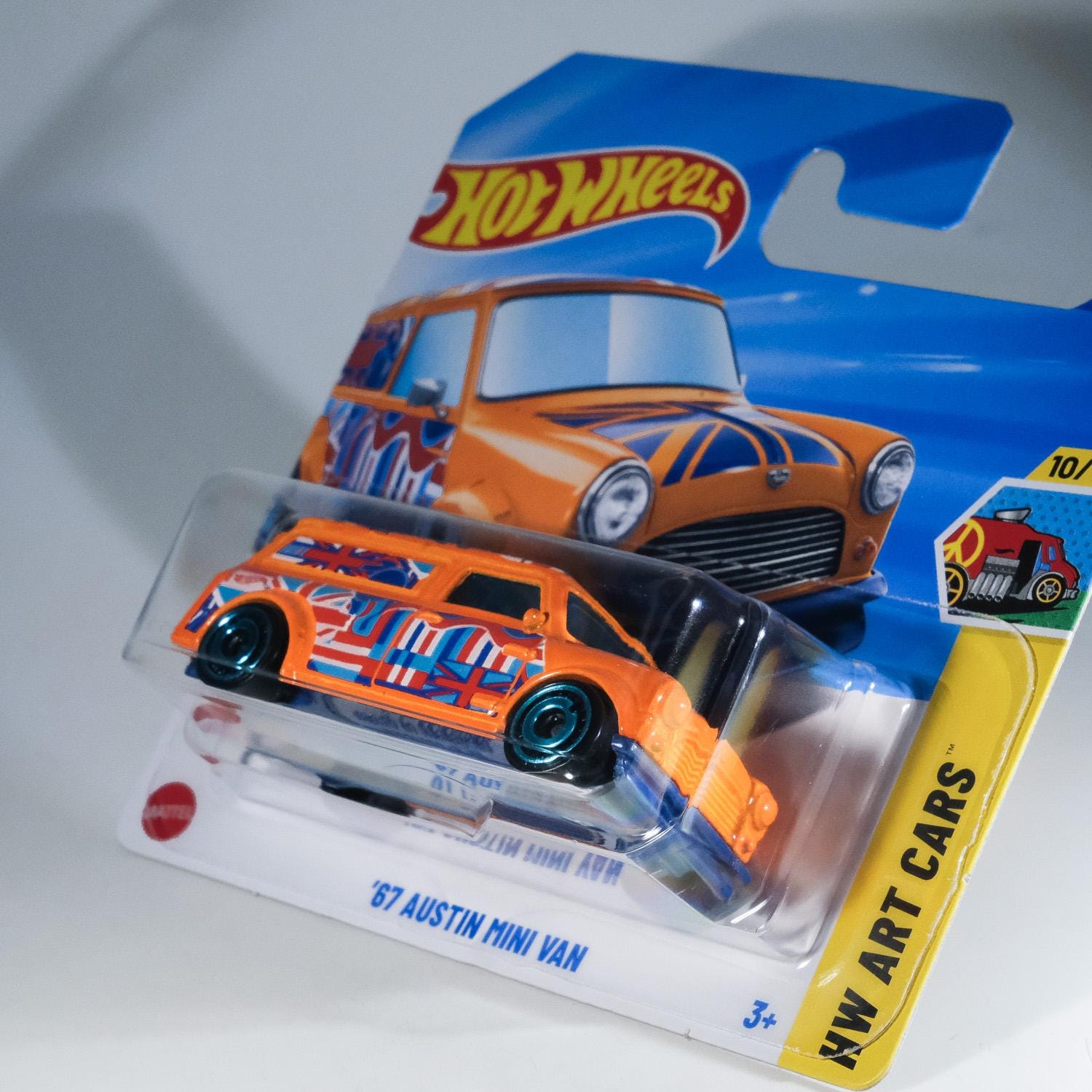 Hot Wheels Mini Van 1967 - Version Red Panel Van édition 2015 à L’échelle 1:64