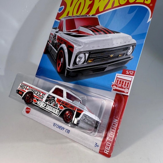 k*u様 新品限定品ホットウィールシボレー C 10 ダイキャストビークル - ホットウィール '67 シボレー C10 - レッドエディション - Etsy 日本
