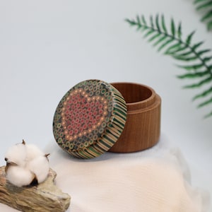 Herzform Schmuckschatulle - Bunte Bleistift und Harz Aufbewahrungsbox - Runde Holz Handwerk Ring, Ohrring und Halskette Boxen