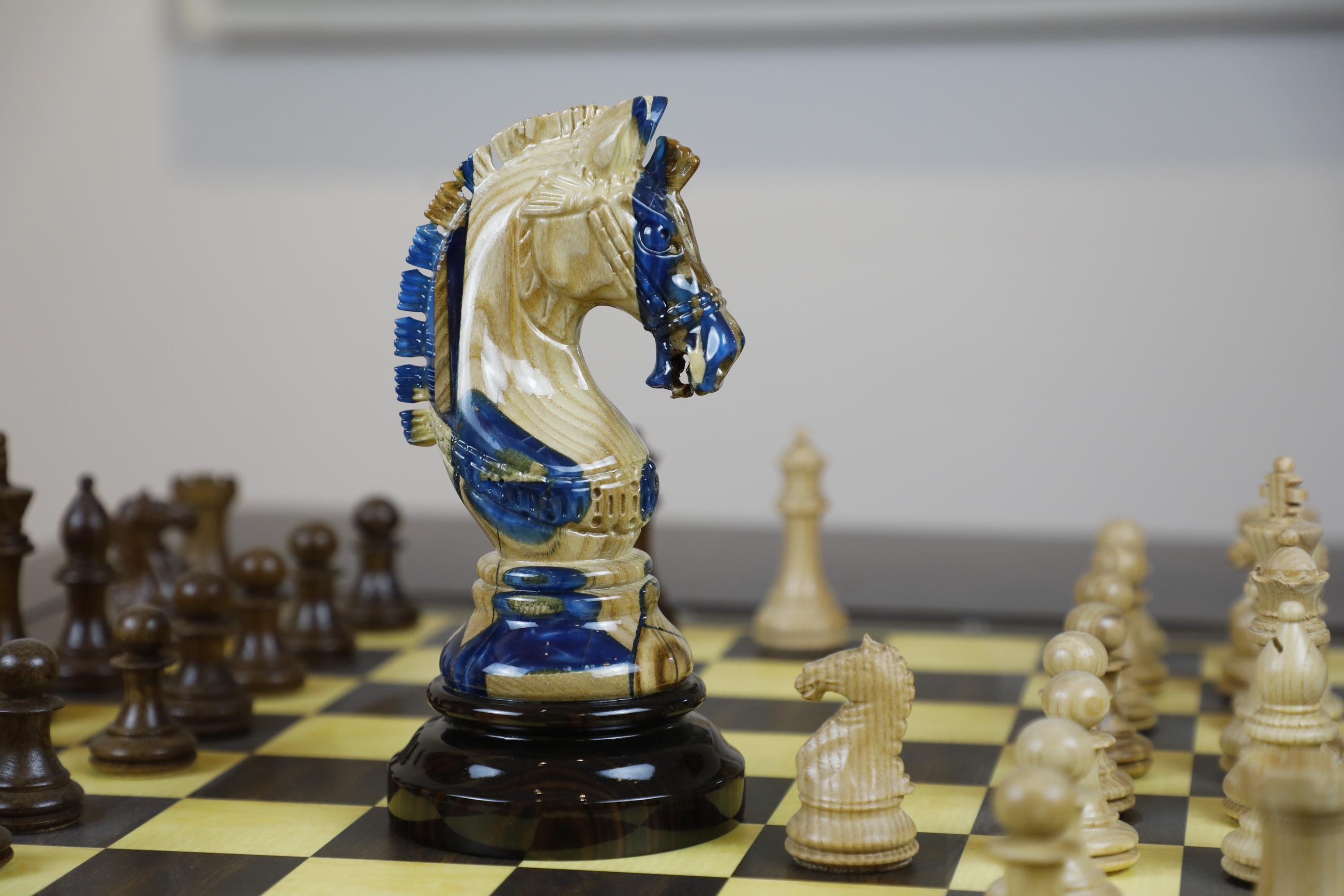 特別な巨大チェス駒 - 装飾用の樹脂入り木製ナイトチェス