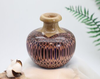 手作り色鉛筆花瓶：ヘンリー・ルによる木製芯のドライフラワー花瓶