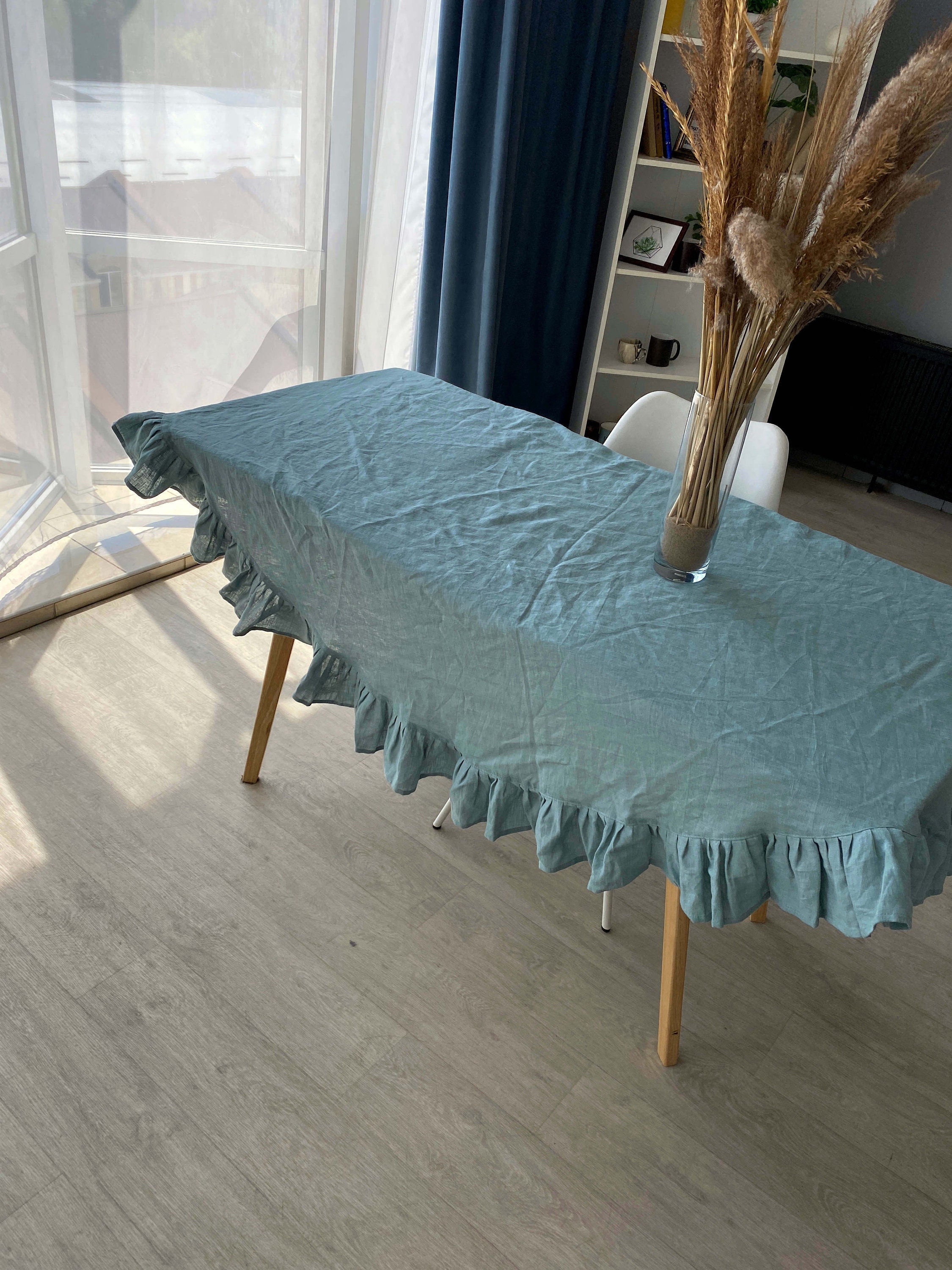 Ruffled Linen Tablecloth / Round Linen Table Cloth with Ruffle Etsy.de